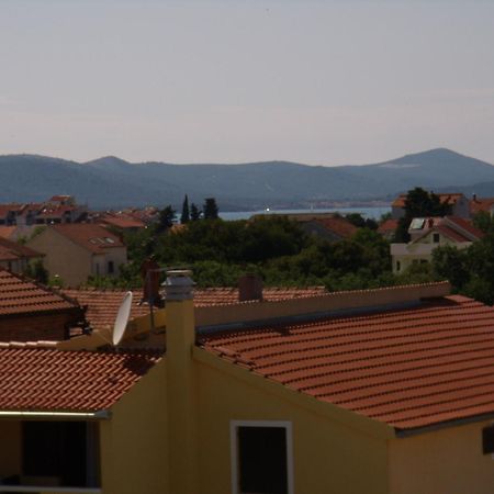 Apartments Tomic Biograd Na Moru Zewnętrze zdjęcie