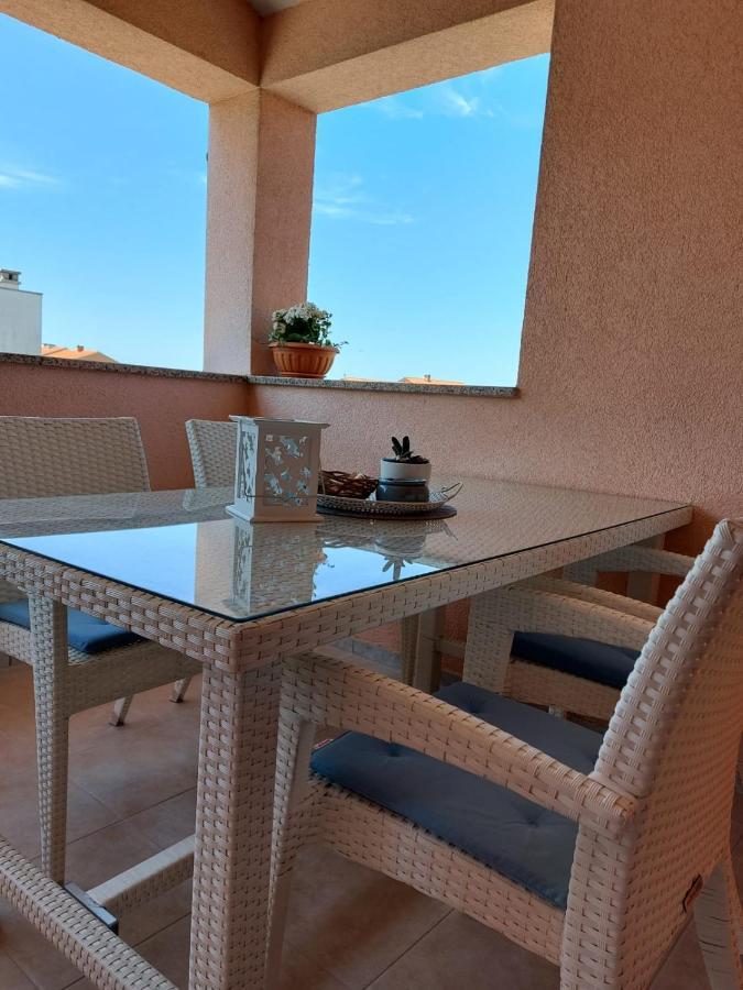 Apartments Tomic Biograd Na Moru Zewnętrze zdjęcie