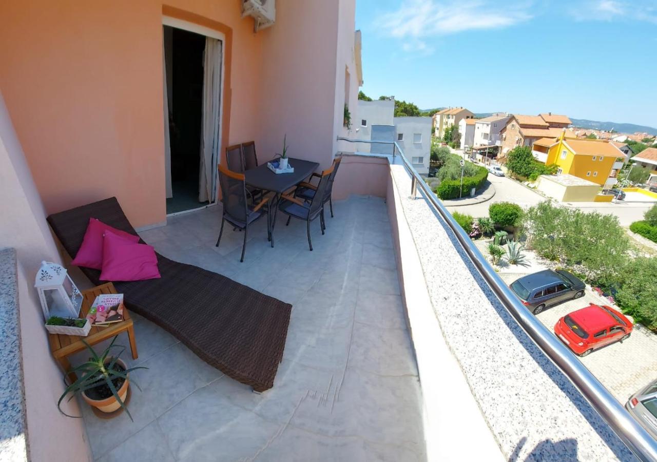 Apartments Tomic Biograd Na Moru Zewnętrze zdjęcie