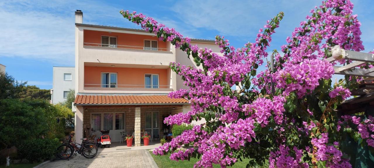 Apartments Tomic Biograd Na Moru Zewnętrze zdjęcie