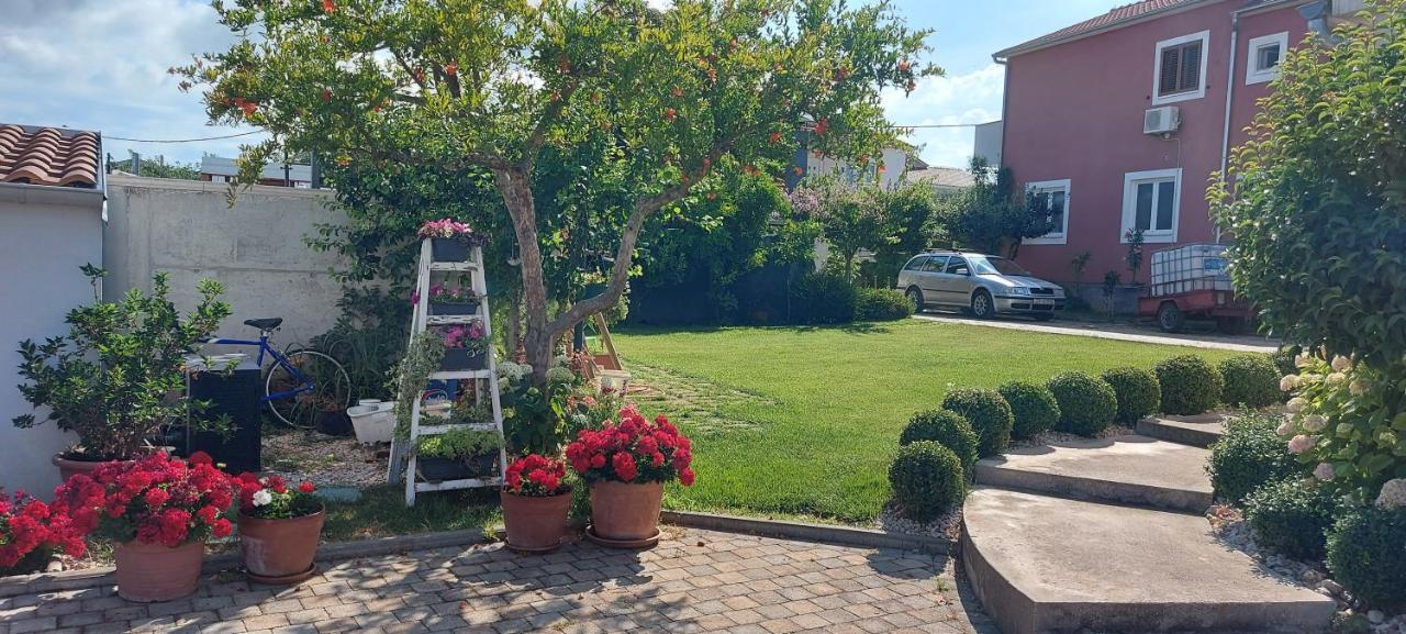 Apartments Tomic Biograd Na Moru Zewnętrze zdjęcie