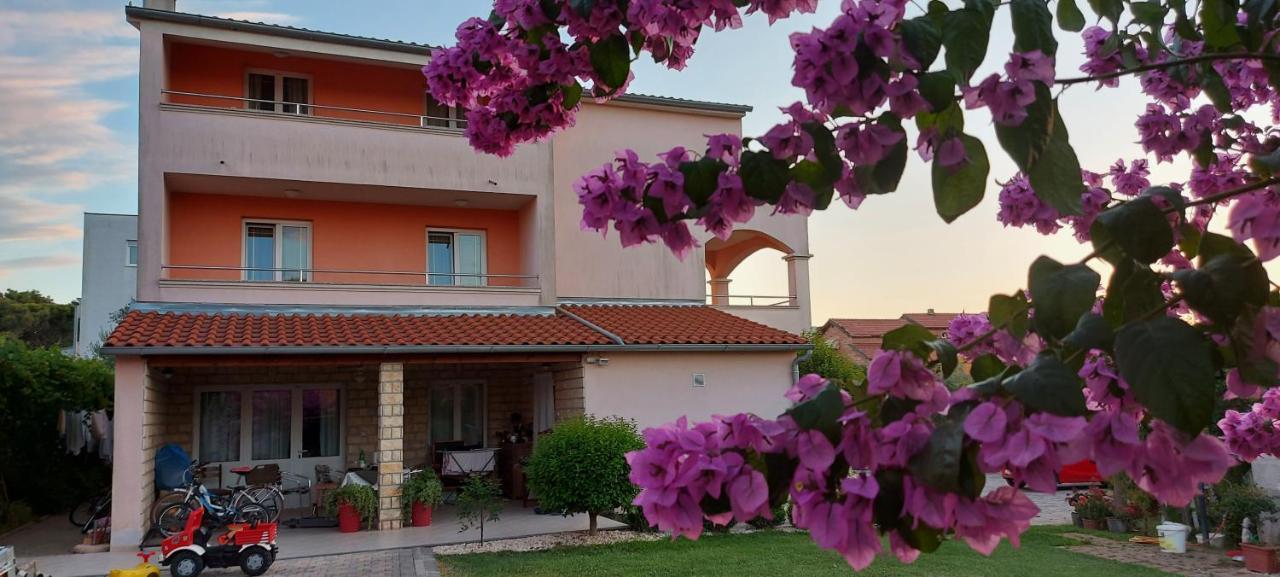 Apartments Tomic Biograd Na Moru Zewnętrze zdjęcie