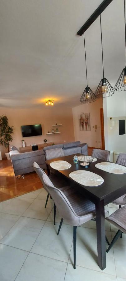 Apartments Tomic Biograd Na Moru Zewnętrze zdjęcie
