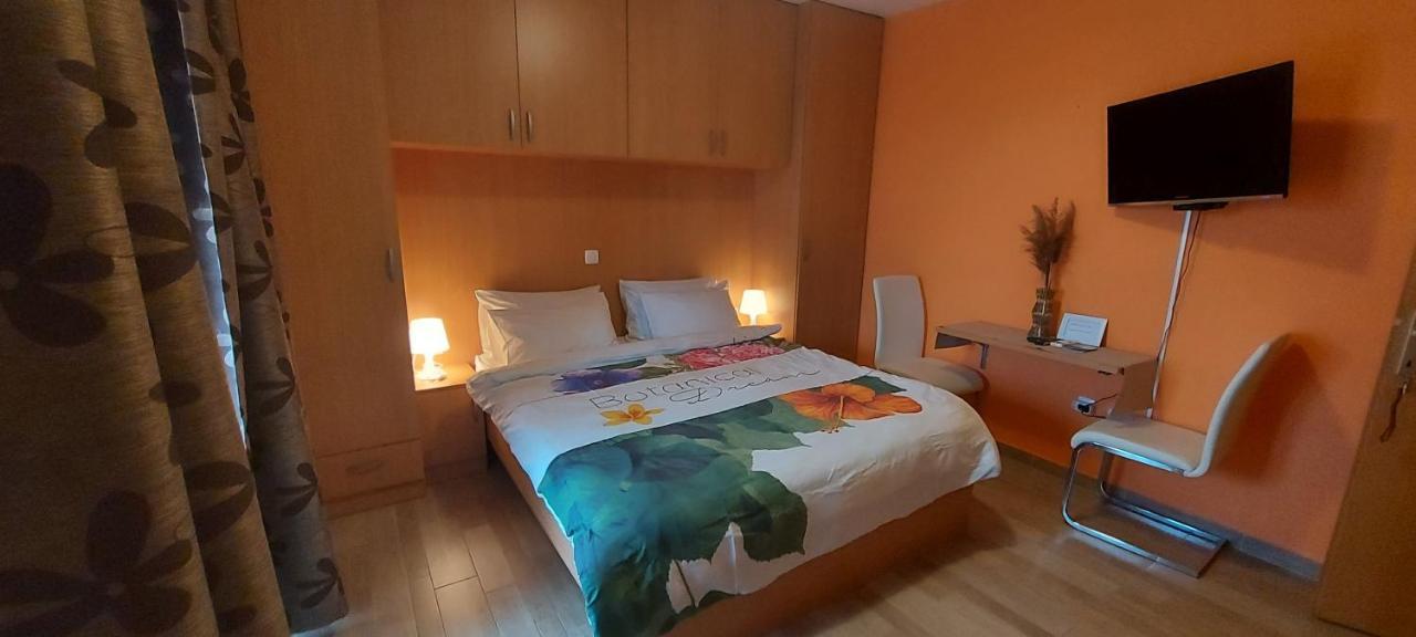 Apartments Tomic Biograd Na Moru Zewnętrze zdjęcie