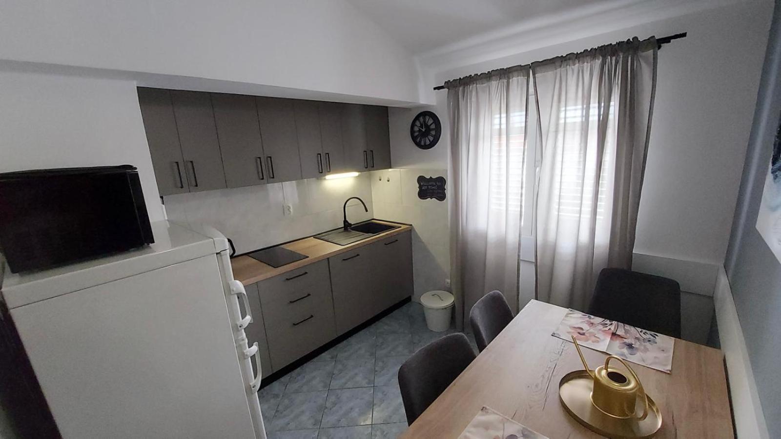 Apartments Tomic Biograd Na Moru Zewnętrze zdjęcie