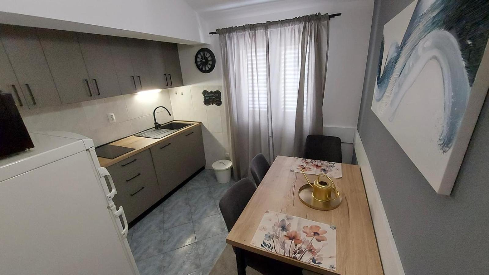 Apartments Tomic Biograd Na Moru Zewnętrze zdjęcie