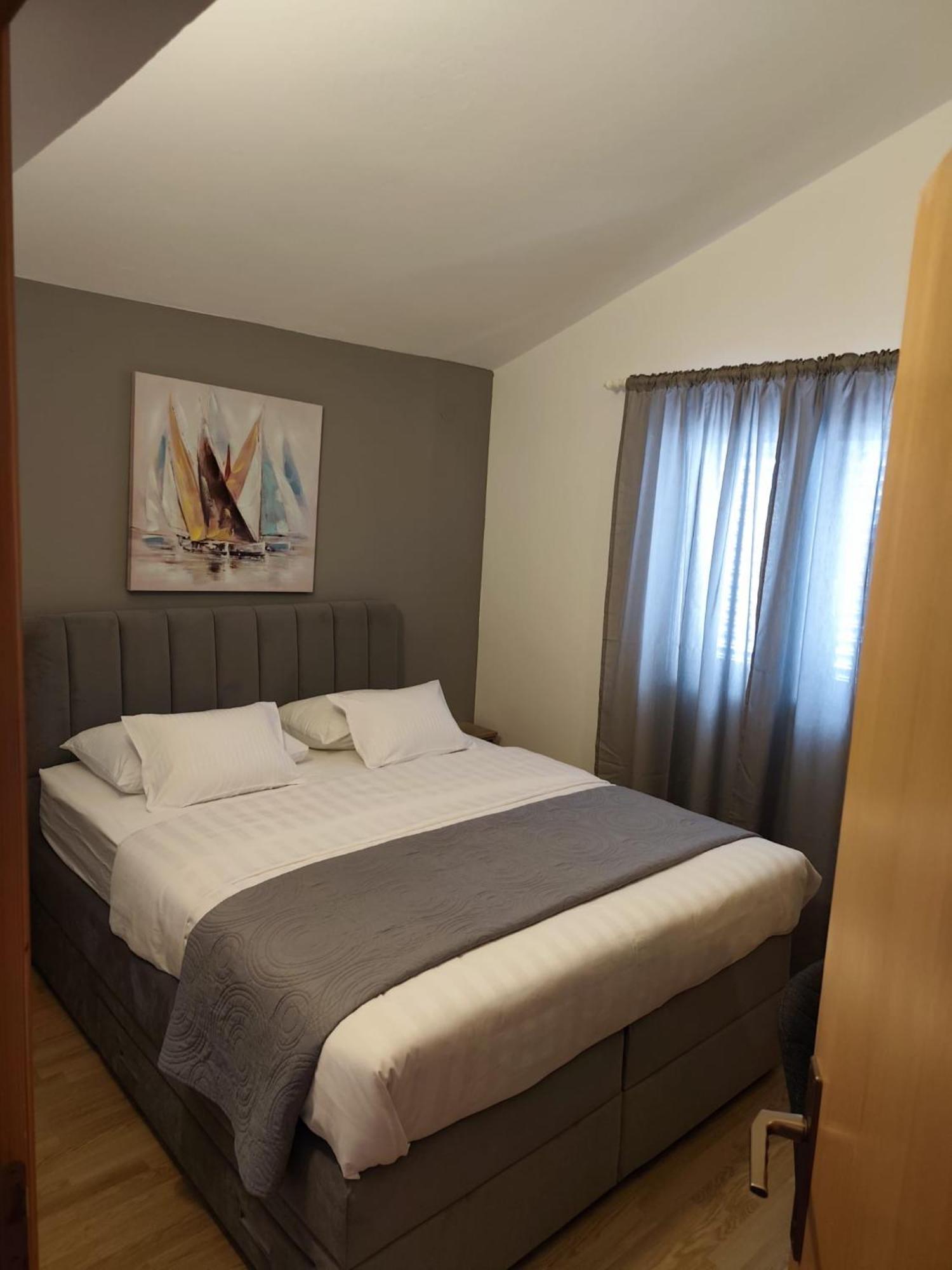 Apartments Tomic Biograd Na Moru Zewnętrze zdjęcie
