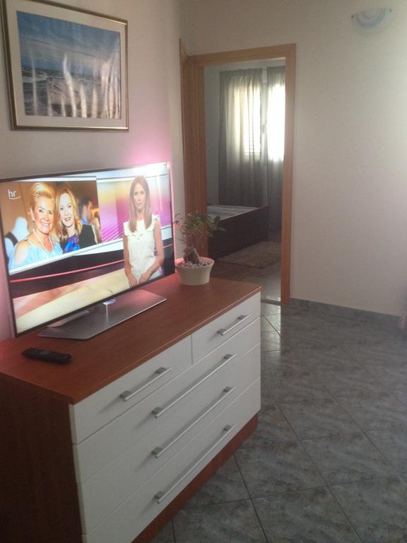 Apartments Tomic Biograd Na Moru Zewnętrze zdjęcie